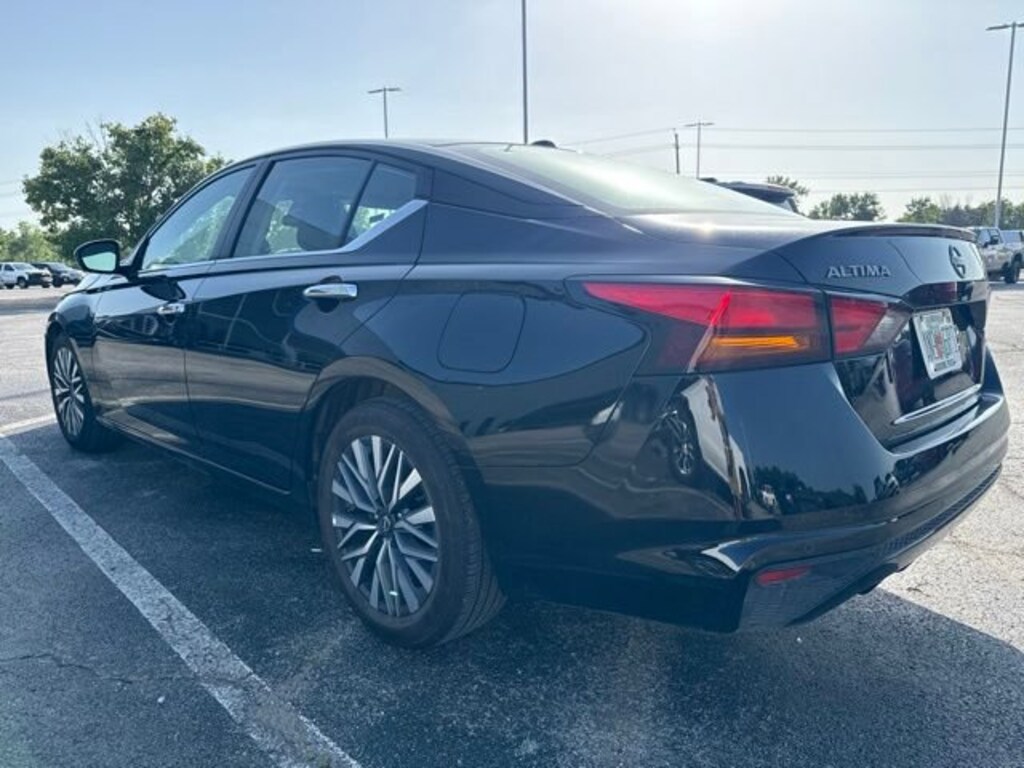 Used 2025 Nissan Altima SV Sedan