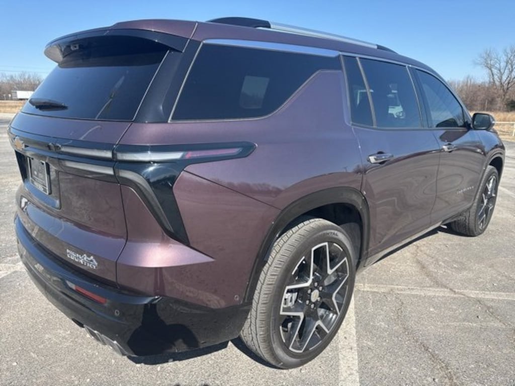 Used 2025 Chevrolet Traverse High Country SUV
