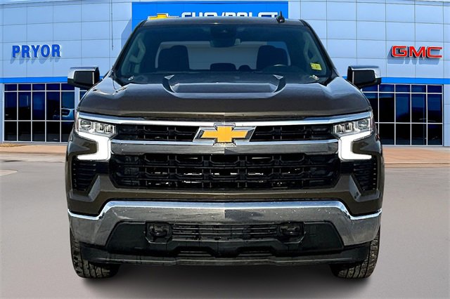 2023 Chevrolet Silverado 1500 LT photo 2
