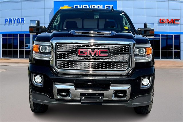 2018 Gmc Sierra 2500 HD Denali photo 2
