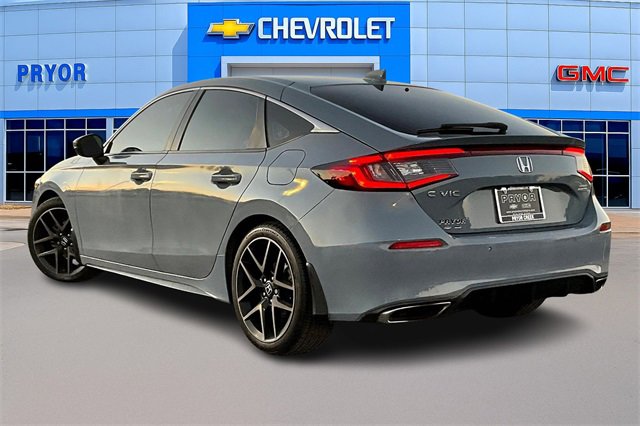 2022 Honda Civic Hatchback Sport Touring photo 2