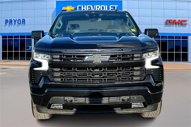 2024 Chevrolet Silverado 1500 RST photo 2