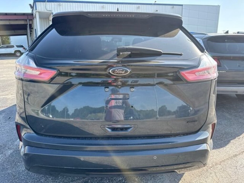 Used 2022 Ford Edge SE SUV