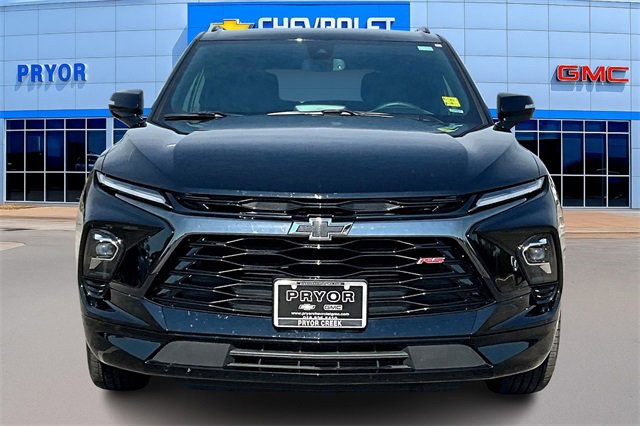 2025 Chevrolet Blazer RS photo 2