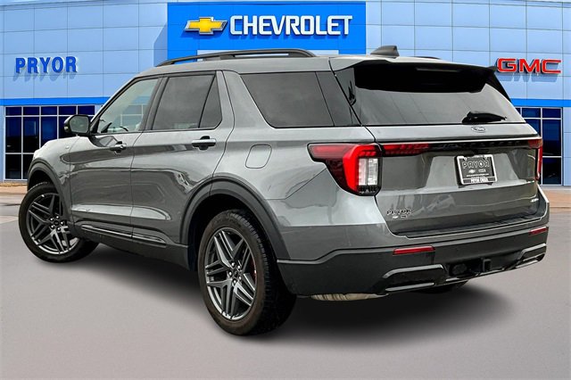 2025 Ford Explorer ST-Line photo 4