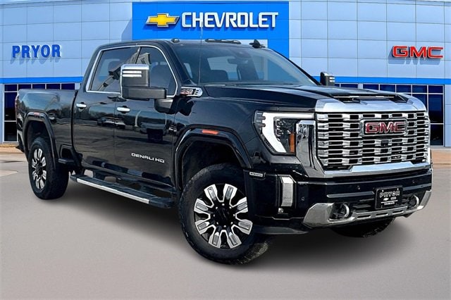 2025 GMC Sierra 2500HD Denali's photo