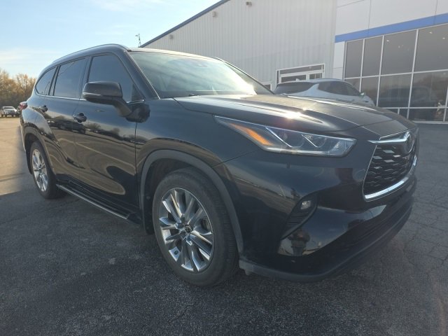 2021 Toyota Highlander Limited's photo