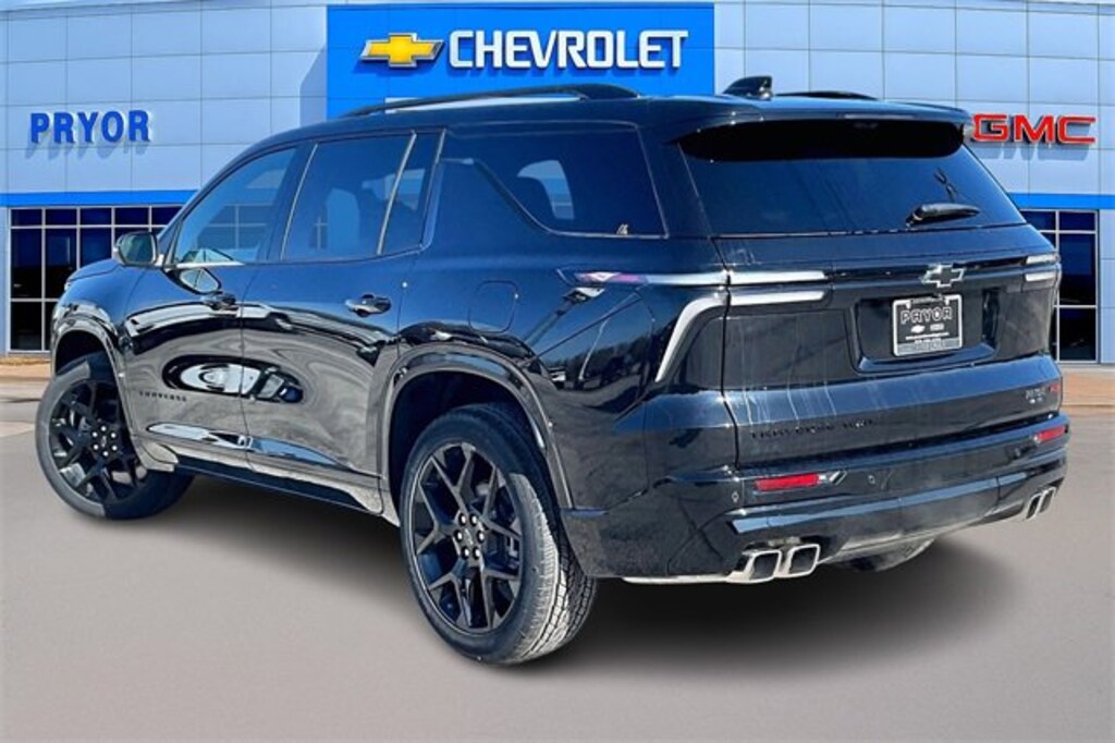 Used 2025 Chevrolet Traverse RS SUV
