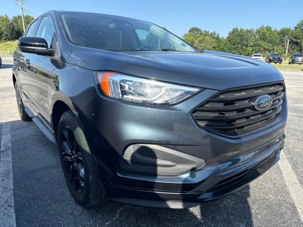 Used 2022 Ford Edge SE SUV
