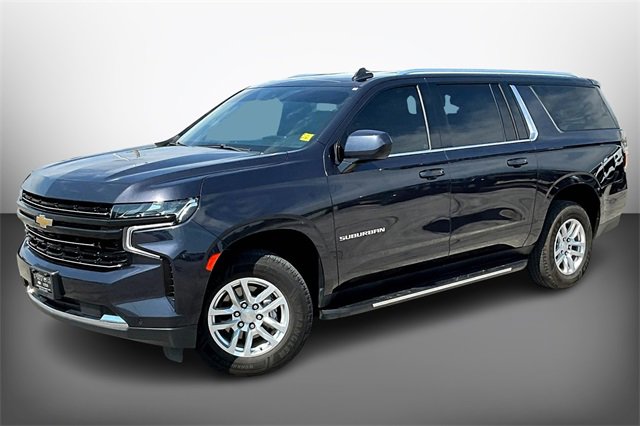 2023 Chevrolet Suburban LT photo 3