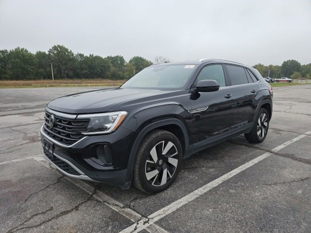 Used 2024 Volkswagen Atlas Cross Sport 2.0T SE w/Technology SUV