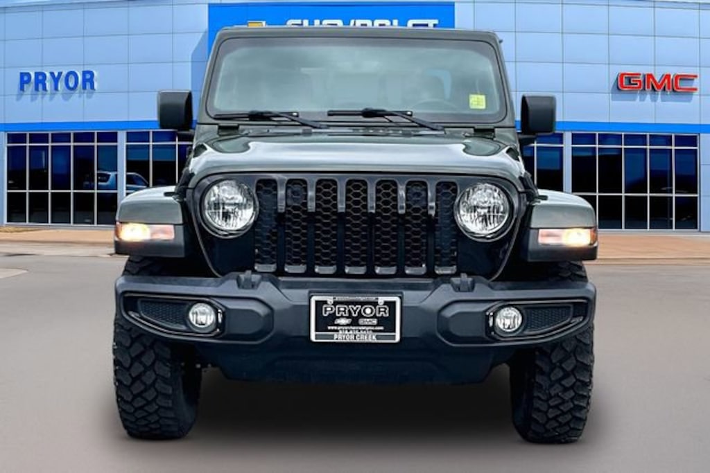 Used 2022 Jeep Gladiator Willys Truck Crew Cab