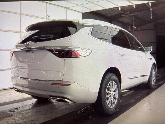 2024 Buick Enclave Premium photo 2