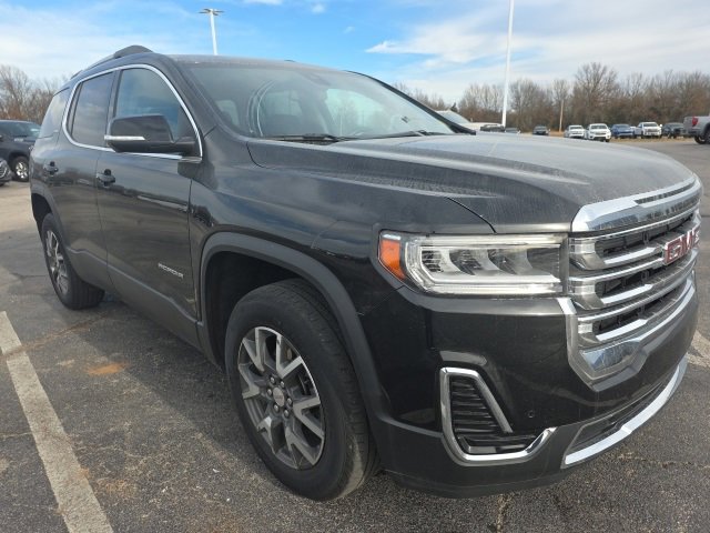 2023 GMC Acadia SLE's photo