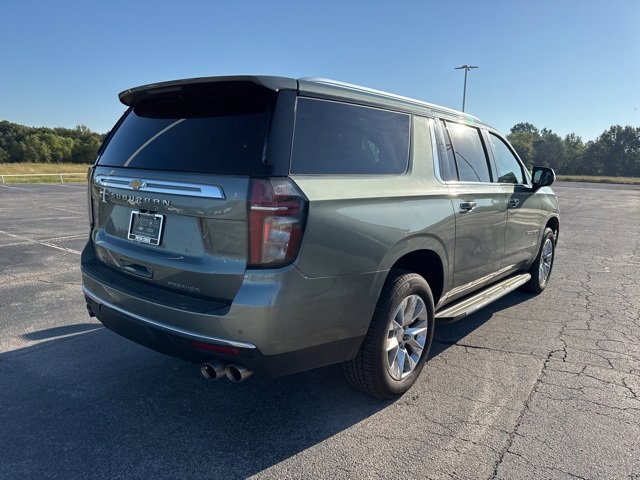 2023 Chevrolet Suburban Premier photo 2