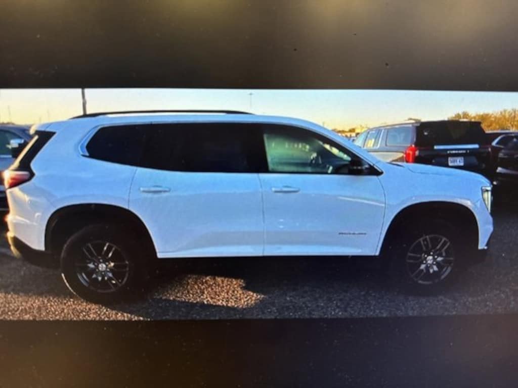 Used 2025 GMC Acadia Elevation SUV