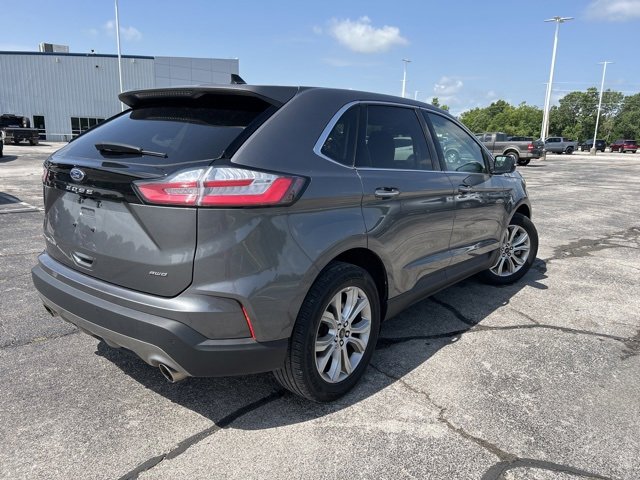 2024 Ford Edge Titanium photo 2