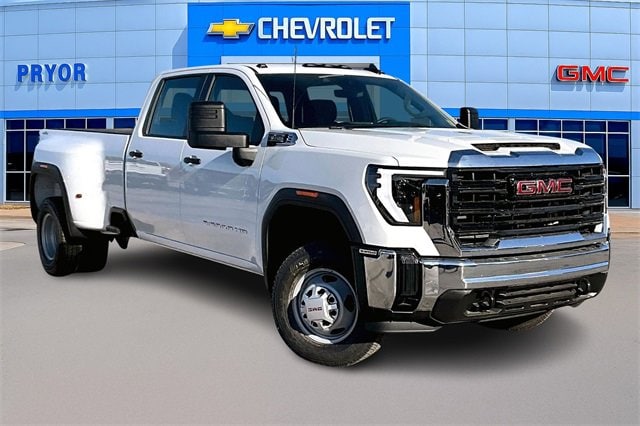 2026 GMC Sierra 3500HD Pro's photo