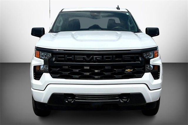 2024 Chevrolet Silverado 1500 Custom photo 2
