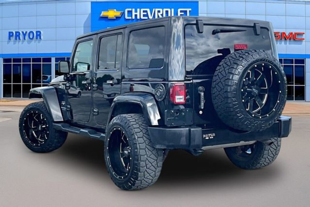 Used 2018 Jeep Wrangler JK Unlimited Sahara SUV