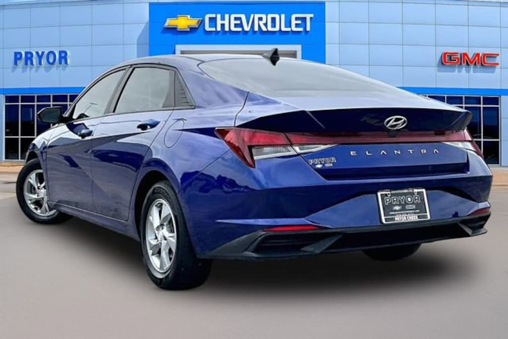 Used 2021 Hyundai Elantra SE Sedan