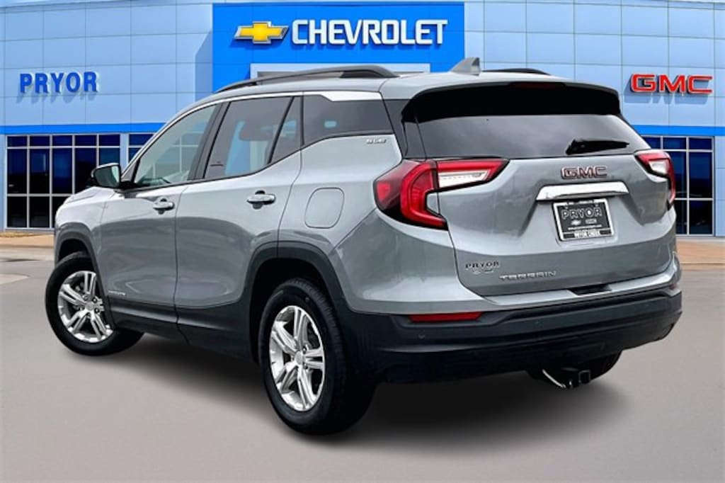 Used 2024 GMC Terrain SLE SUV