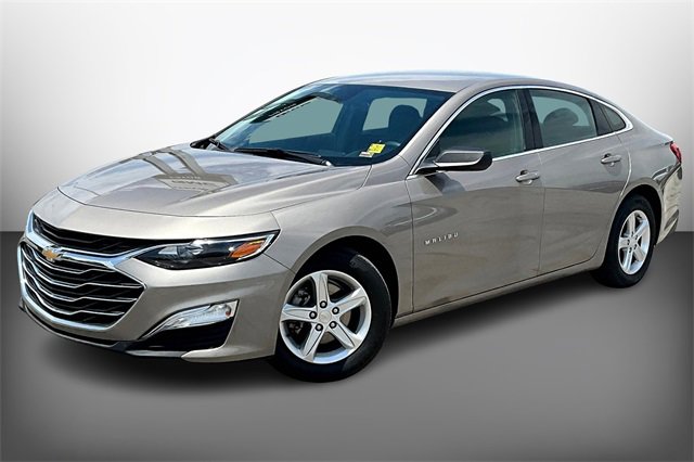 2024 Chevrolet Malibu LS photo 3