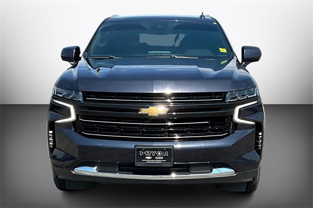 2023 Chevrolet Suburban LT photo 2