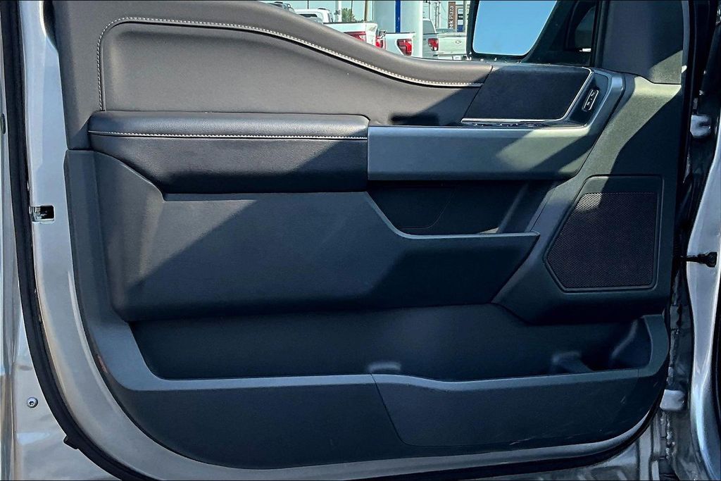 2025 Ford F-150 XLT - Photo 18