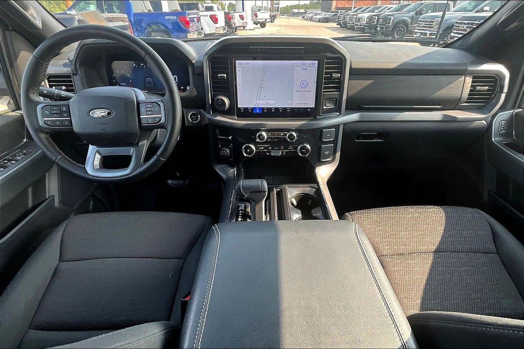 2025 Ford F-150 XLT - Photo 15