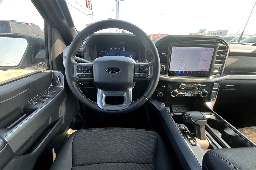 2025 Ford F-150 XLT - Photo 5