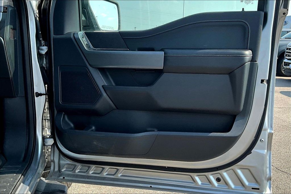 2025 Ford F-150 XLT - Photo 19