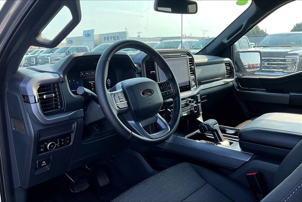 2025 Ford F-150 XLT - Photo 13