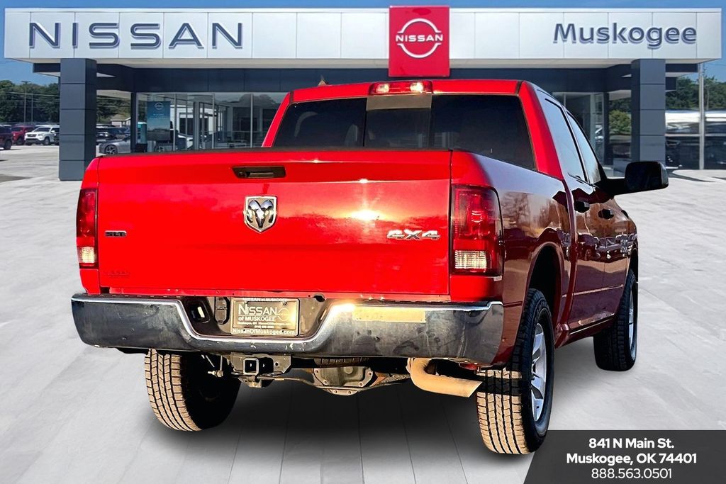 2023 Ram 1500 Classic SLT photo 4