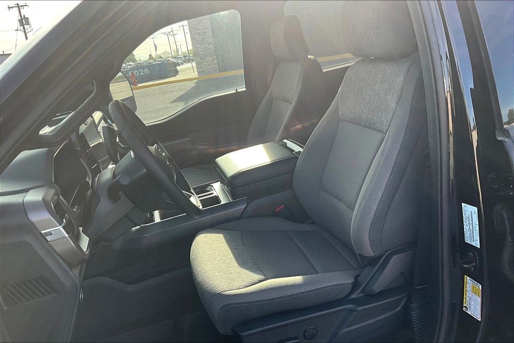 2025 Ford F-150 XLT - Photo 9