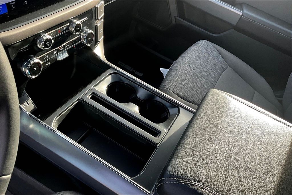 2025 Ford F-150 XLT - Photo 8