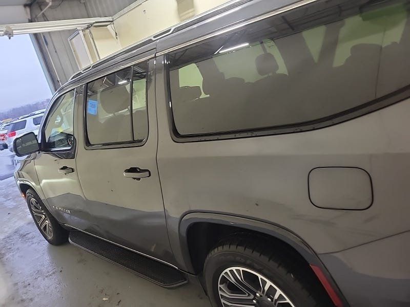 2024 Jeep Wagoneer L photo 3