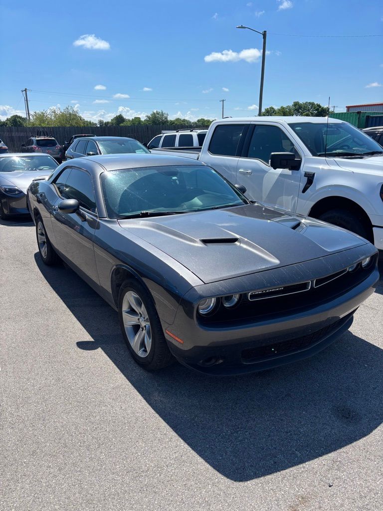 2018 Dodge Challenger SXT's photo