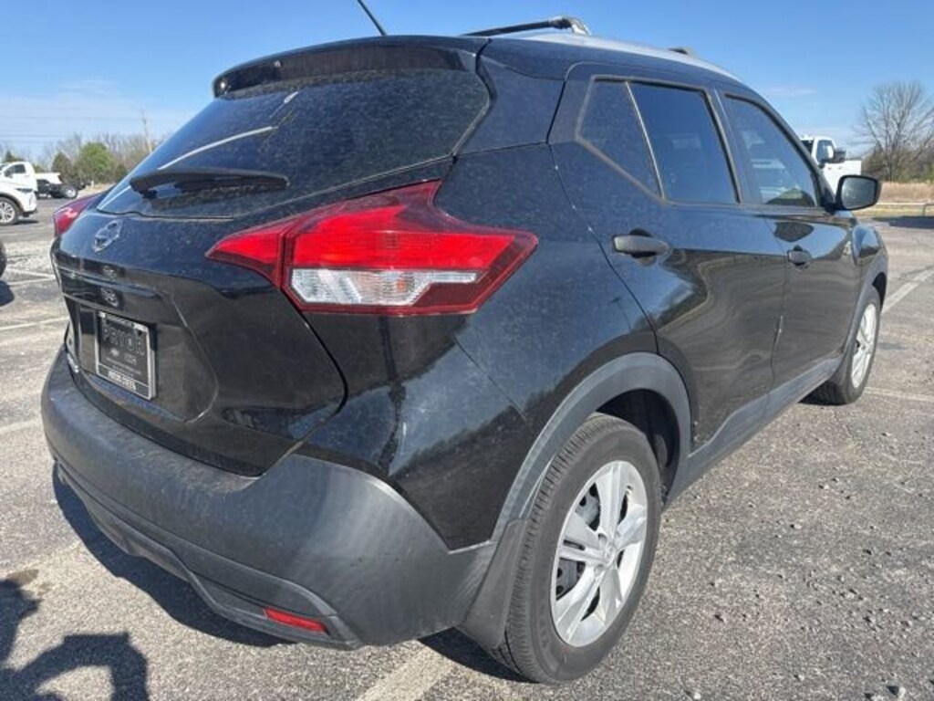 Used 2019 Nissan Kicks S