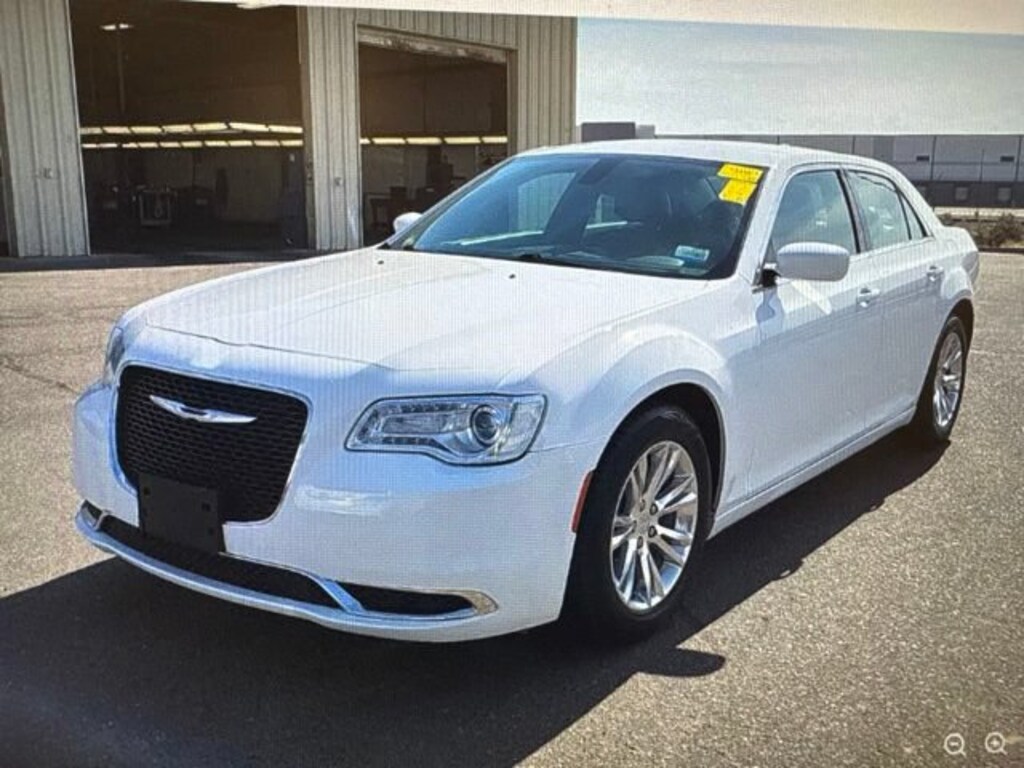 Used 2018 Chrysler 300 Touring L