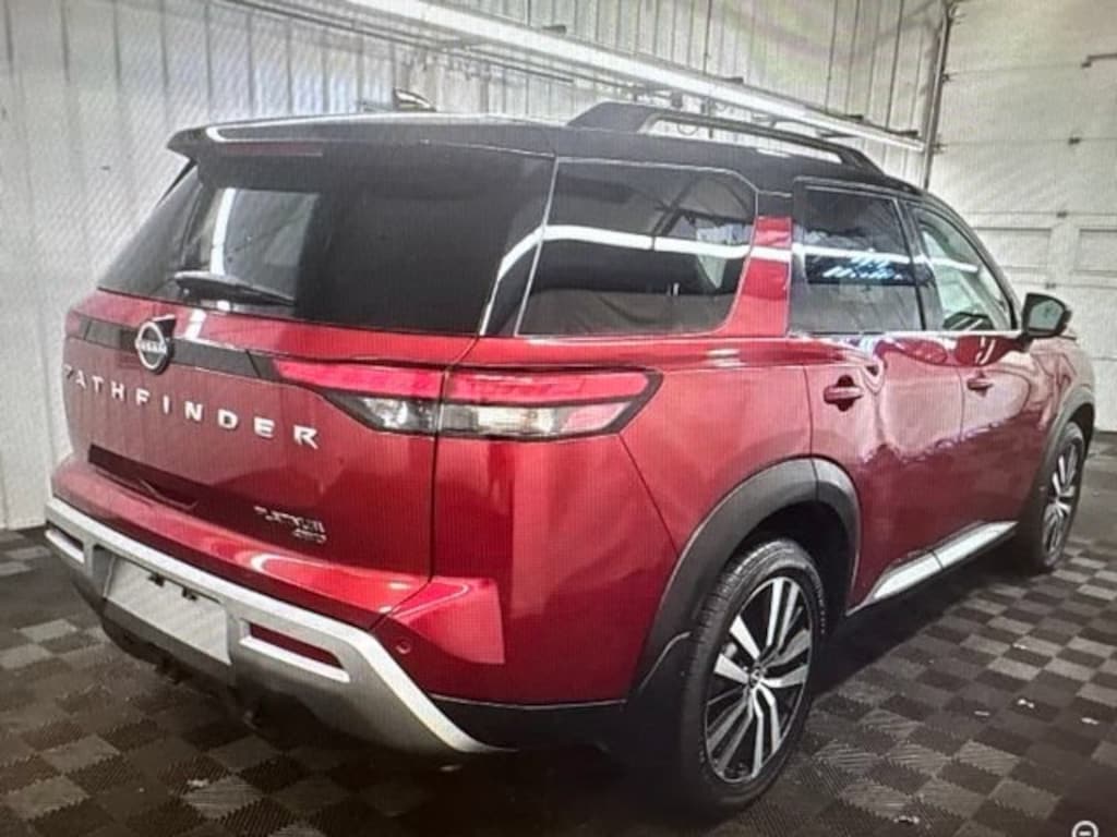 Used 2023 Nissan Pathfinder Platinum