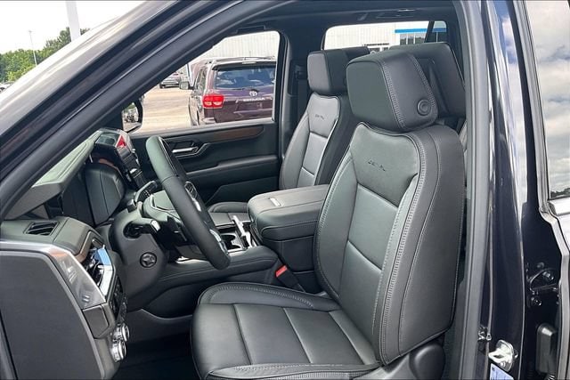 2026 GMC Yukon Denali - Photo 9