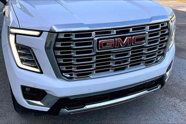 2025 GMC Yukon Denali - Photo 34