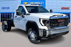 2026 GMC Sierra 3500 HD Chassis Cab Pro Truck