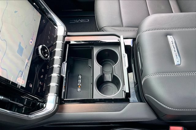 2026 GMC Yukon Denali - Photo 8