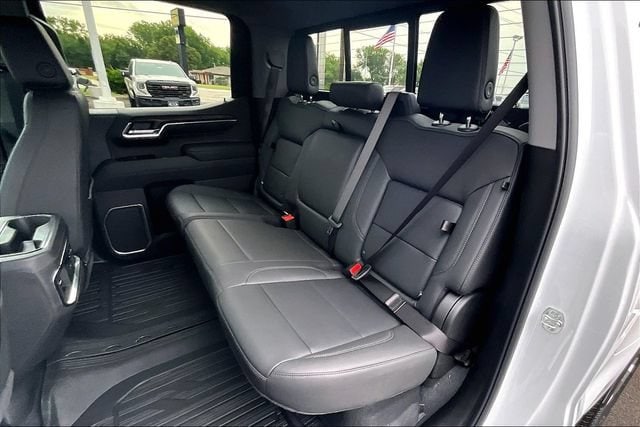 2026 GMC Sierra 1500 SLT - Photo 10