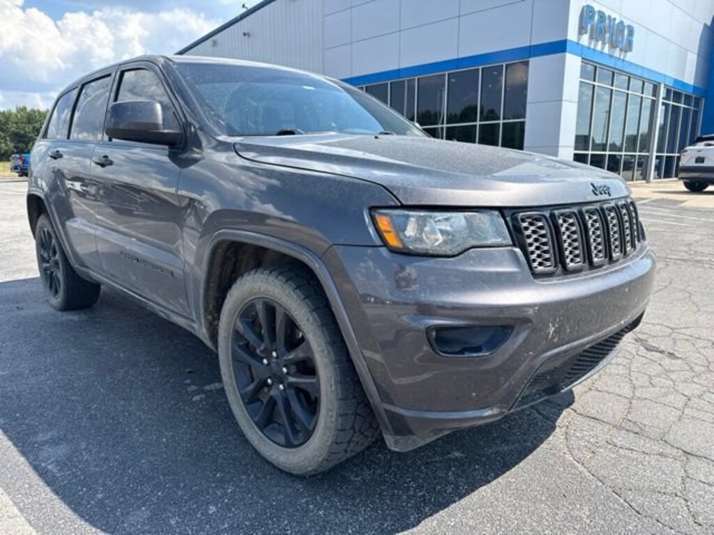 Used 2020 Jeep Grand Cherokee Altitude