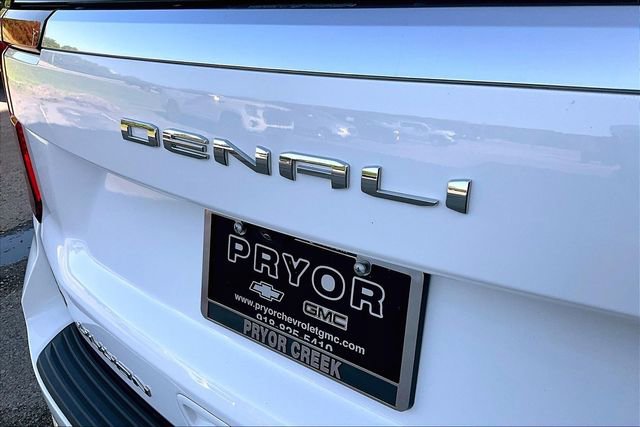 2025 GMC Yukon Denali - Photo 24