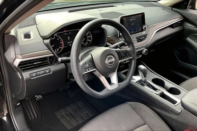 2025 Nissan Altima SV - Photo 17