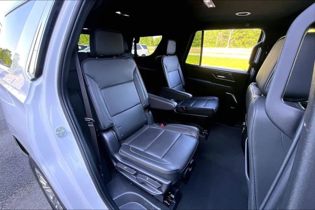 2025 GMC Yukon Denali - Photo 25